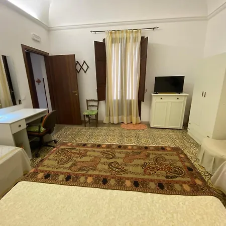 펜션 La Casa Dei Fiori 카스텔루치오
